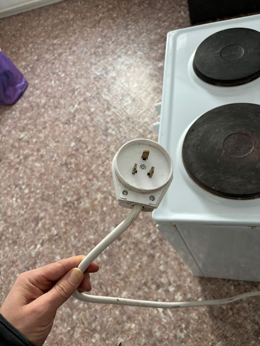 Продам электрическую плиту