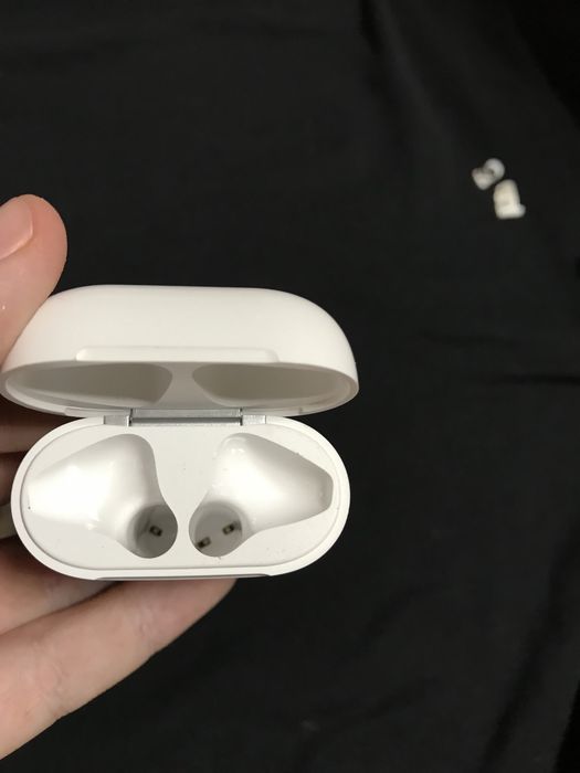Airpods 1 поколения