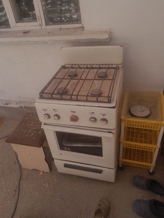 Продам газ плиту