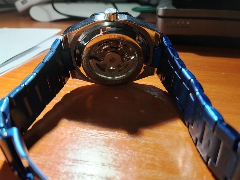 Автоматичен часовник тип скелетон в син цвят