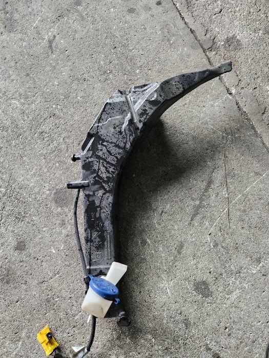 Казанче за чистачки за  Пежо Peugeot 308 T9