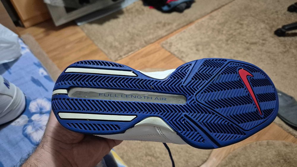 adidasi NIKE originali made Vietnam mar 41 --26 cm  NOI