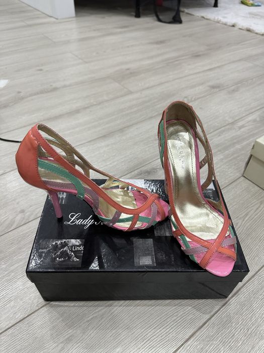 Продам обувь женская и детская