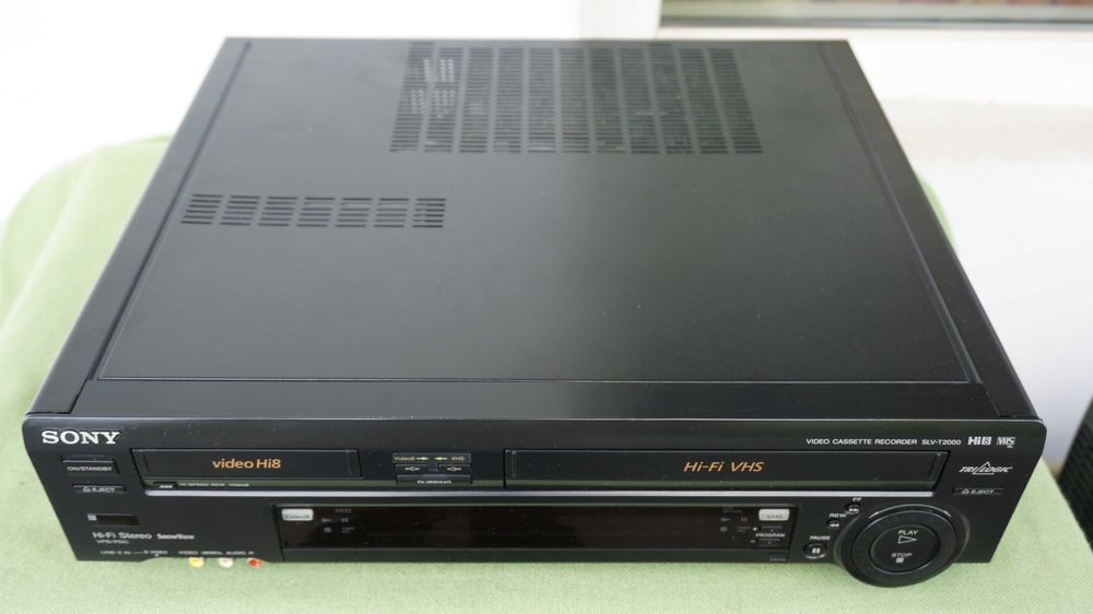 Video recorder COMBO VHS Video Hi8 Sony SLV-T2000