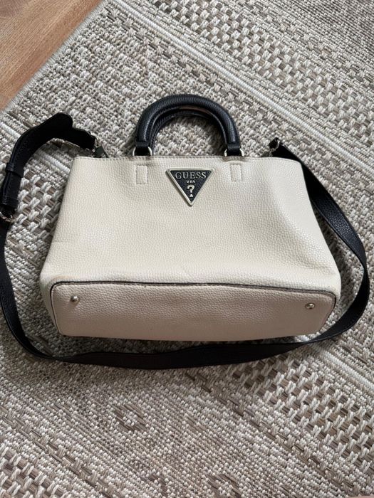Geantă Guess