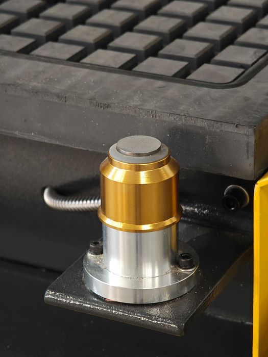 Фрезерный станок с ЧПУ 2130