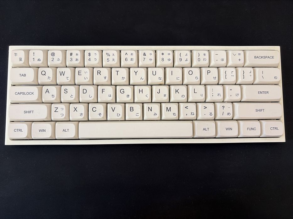 Ducky one two mini със сменени капачки. Използвана 5 месеца без кутия. Ducky Silver switch-ове