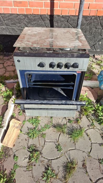 Газовая плита продам