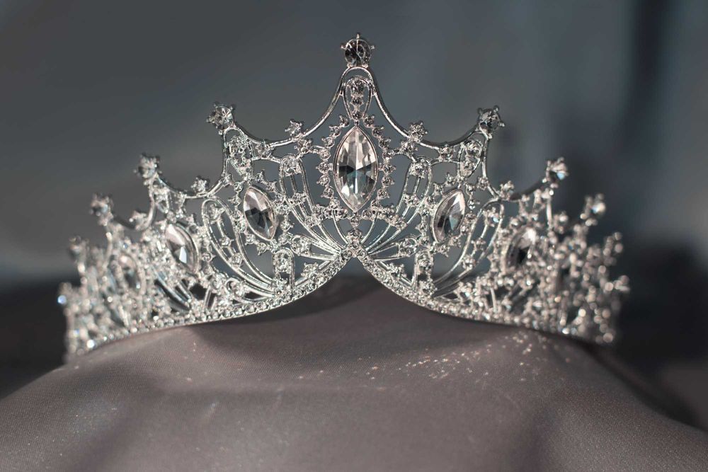 Диадема, корона с прозрачными кристаллами. Доставка включена