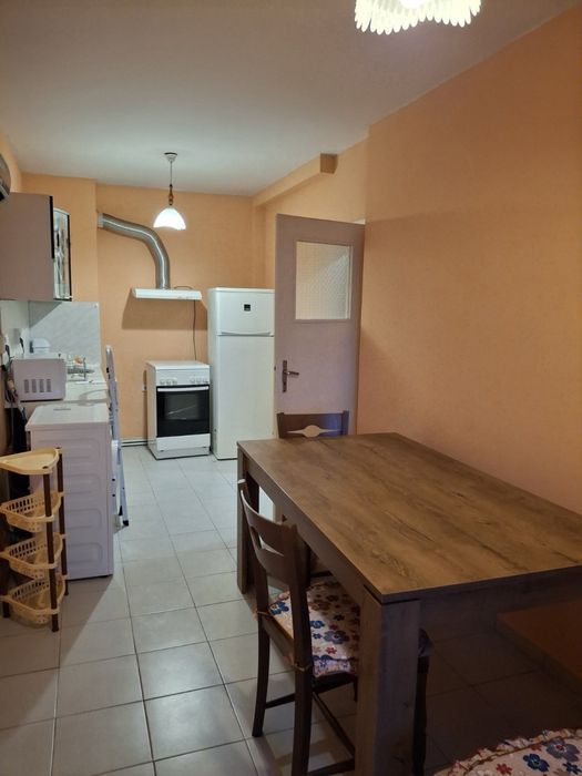 Дава се под наем Двустаен апартамент в Плевен, Идеален център - 75 кв.м за 382.5 € - Снимка #6