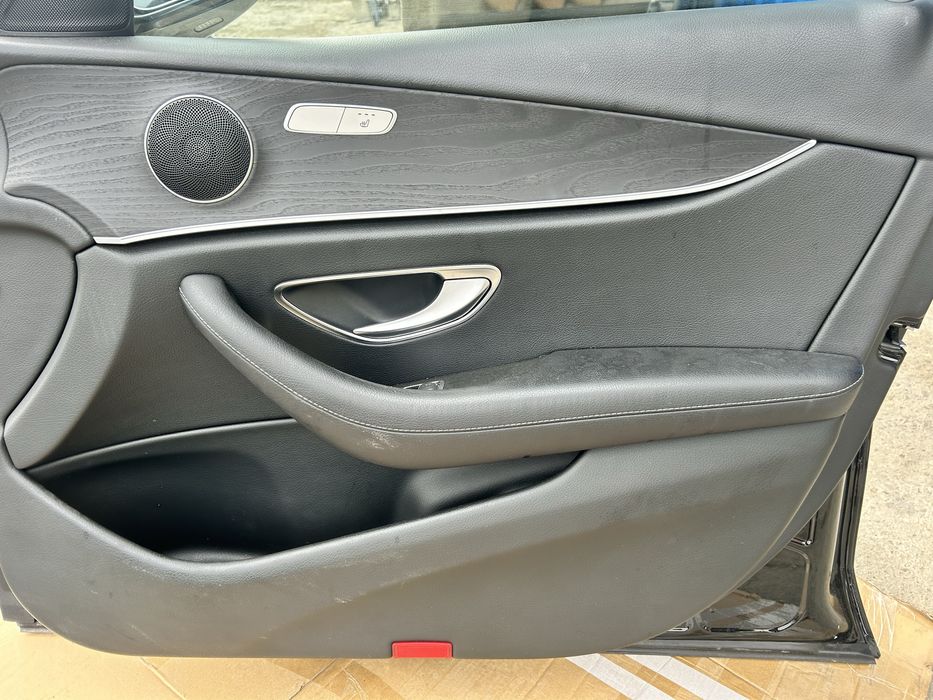 Panou interior ușă dreapta față Mercedes W213