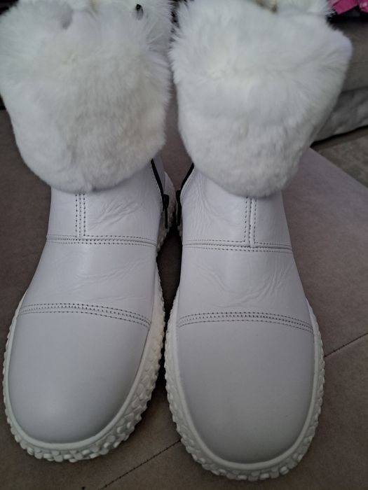 Продам зимние полусапожки