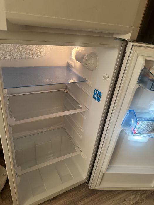 Продам холодильник 35000