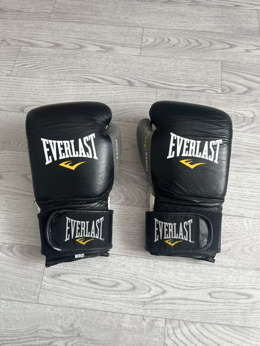 Продам перчатки Everlast