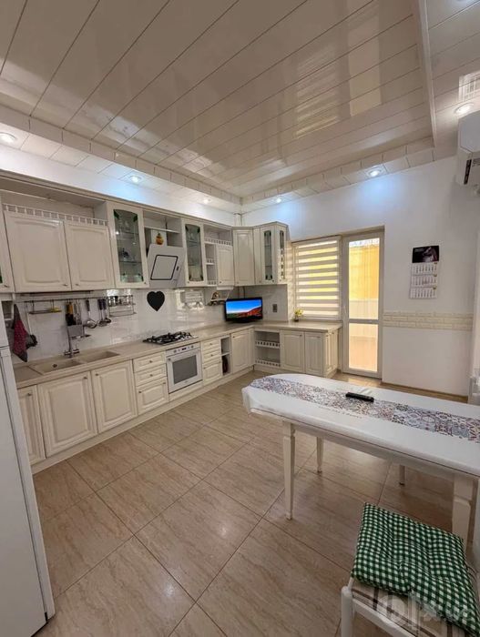 Сдаётся 3-комн ул. Чехова, кафе Bon, 150 м²
