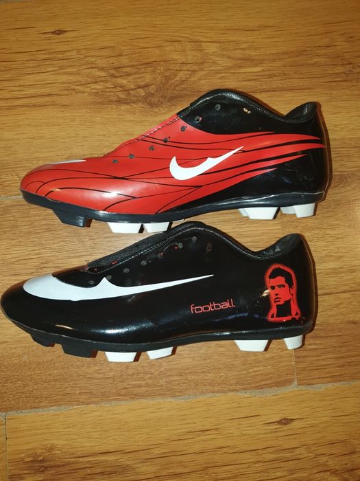 Ghete de fotbal cu crampoane