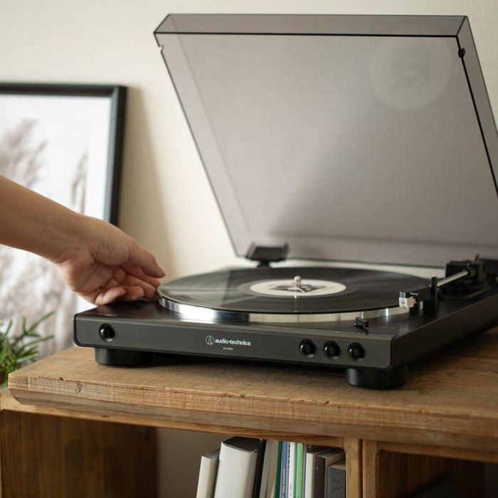 Проигрыватель виниловых пластинок Audio-Technica