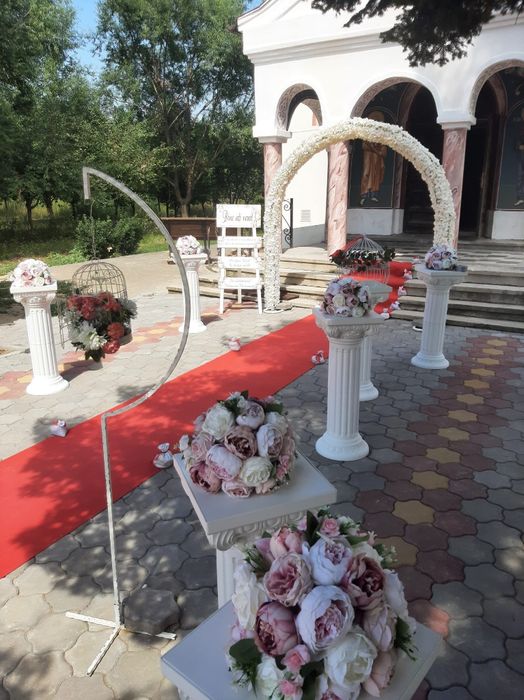 Porumbei albi și decor pentru evenimente