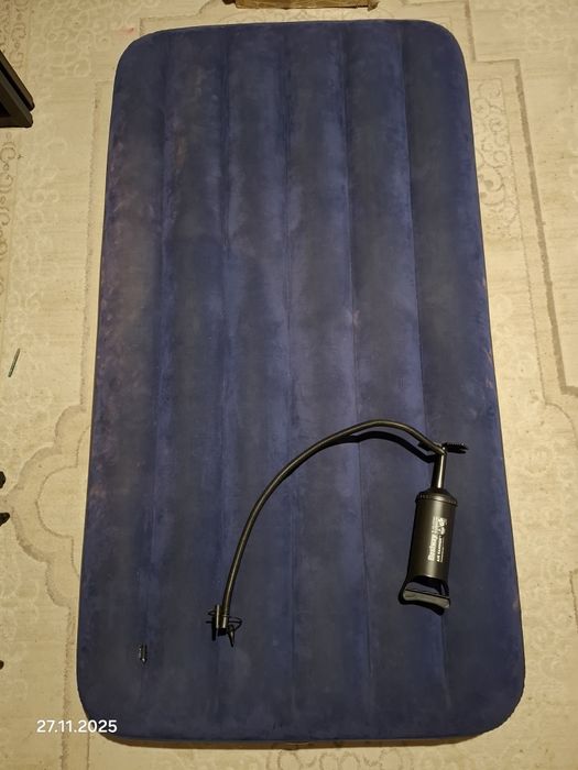 Матрас надувной и насос