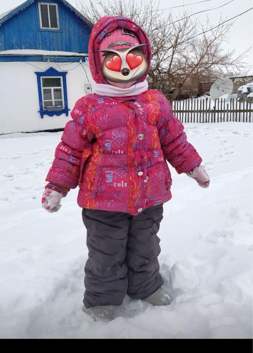 Продам 2 зимних комбинезона