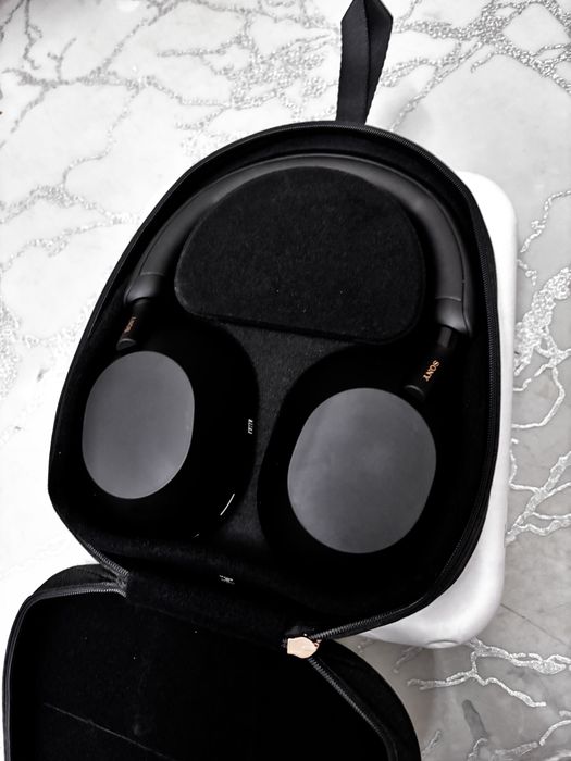 Продам нацшники Sony WH-1000XM5