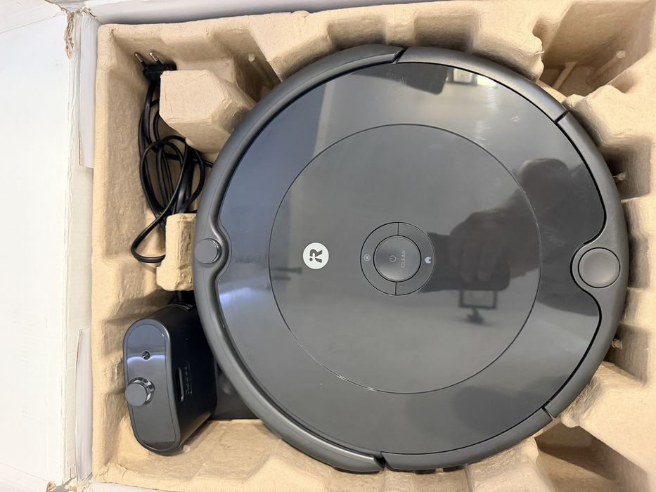 Robot de aspirare Roomba 692 nou in cutie