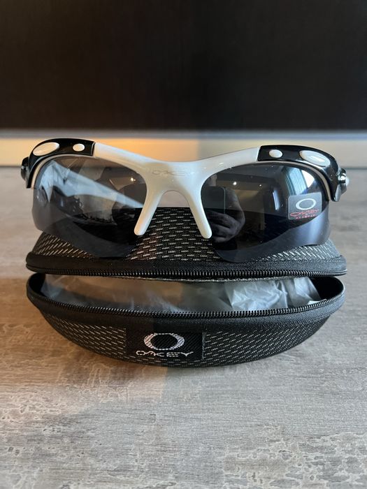 Ochelari Okley , noi