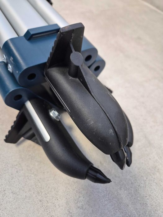 Оптичен нивелир + тринога + лата BOSCH