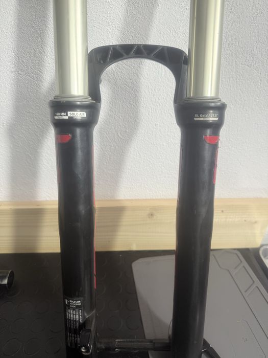 Furca RockShox Sektor gold 140 mm