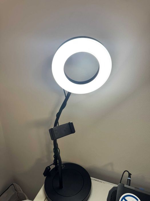 Lampa ringlight cu suport de telefon