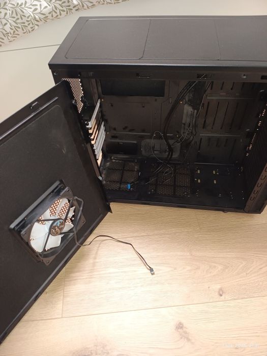 Carcasă Fractal Design Define R5 – Antifonată, Premium, Ideală pentru