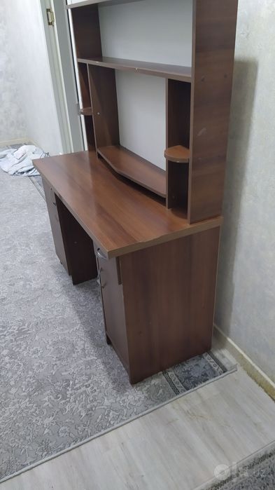 Рабочий стол, компьютерный стол