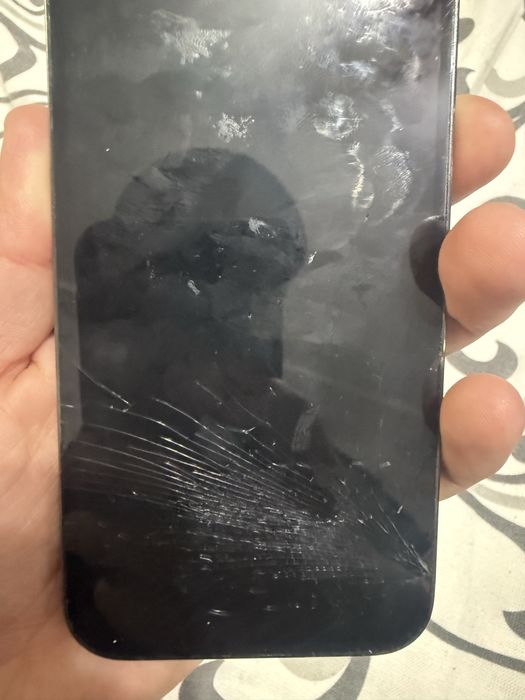 Iphone 12 pro  сатылады