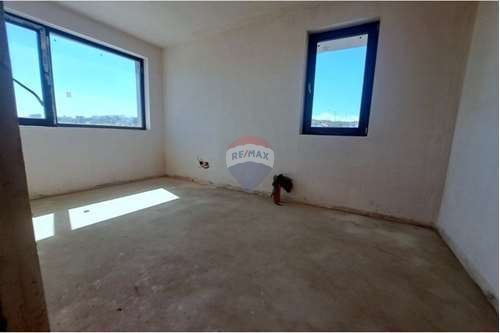 Продава се Двустаен апартамент в Варна, м-т Траката - 82 кв.м за 1525 €/кв.м - Снимка #8