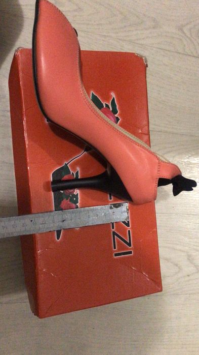 продам туфли, шлепки