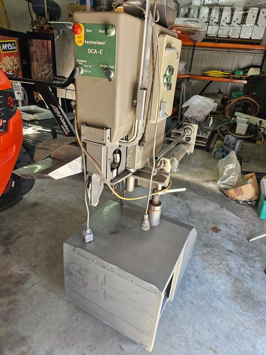 Автоматична клипс машина за колбаси Technoclipper DCA-E