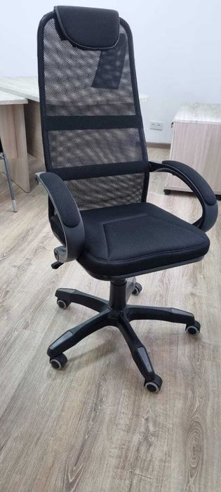 Кресло на колесиках, новое