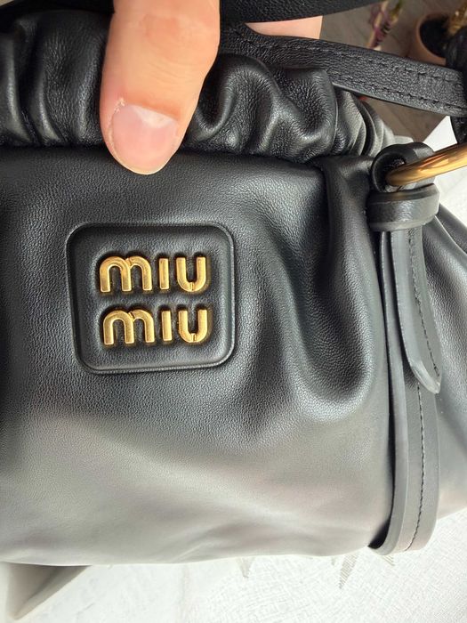 Geanta de mana, umar MiuMiu Joie piele naturala, negru