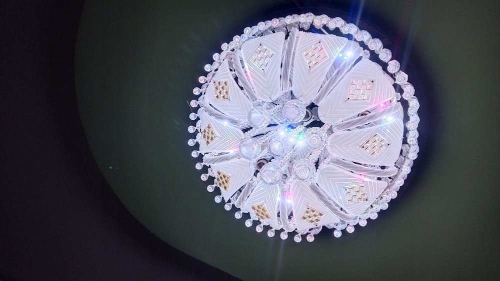 Люстра   Сотилади