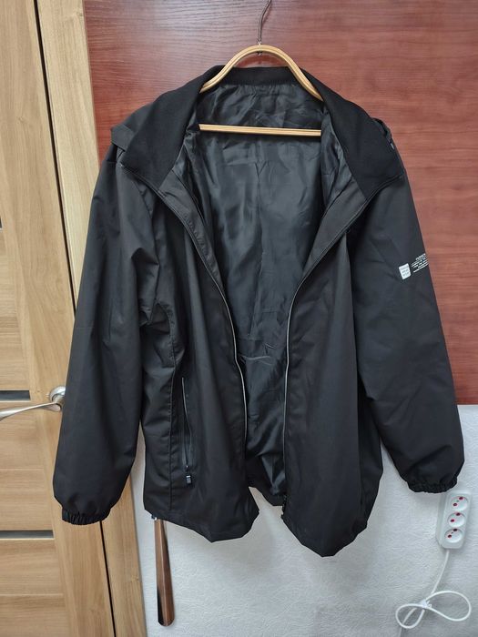 Продам ветровку, осень-весна