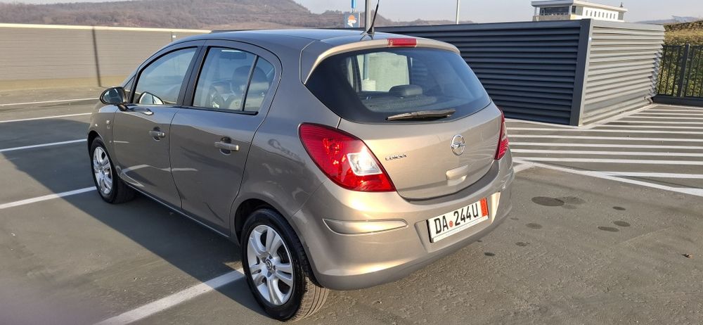 Opel Corsa 1.2,cutie automată