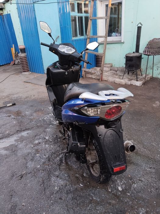 Продам скутер 150 кубов