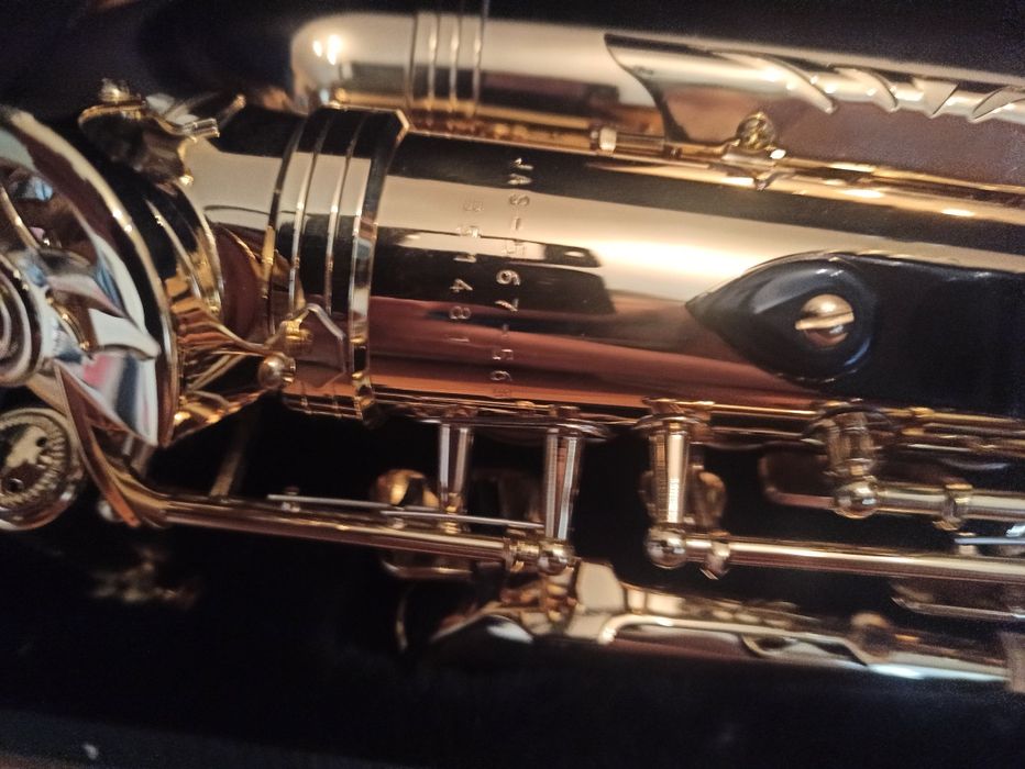 Продавам нов саксофон Jupiter