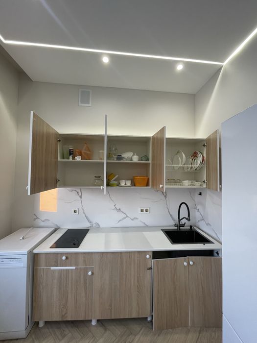 Кухонный гарнитур полностью