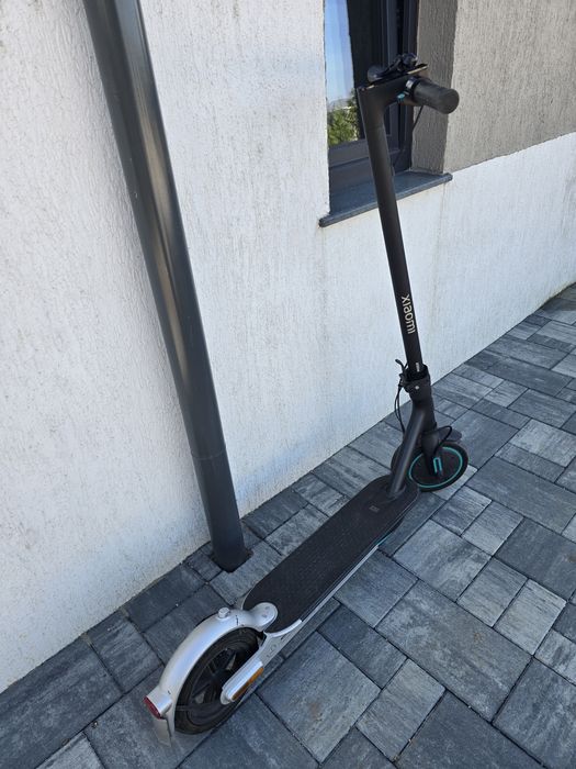 Xiaomi Mi Electric Scooter Pro 2 Mercedes-AMG Petronas F1 Team Edition