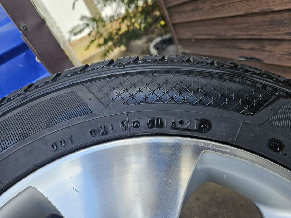 Продам диски с резиной на Альфард