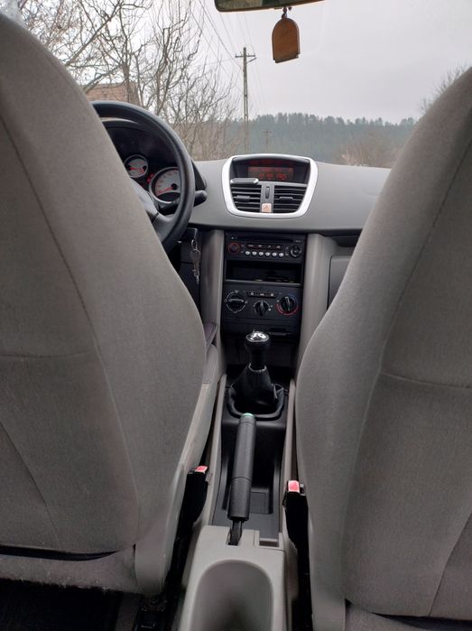Vând Peugeot 207