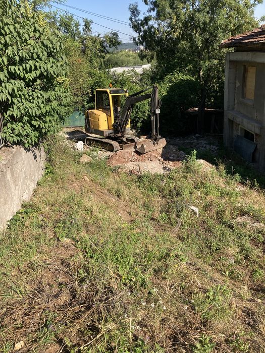 Чистене на дворове