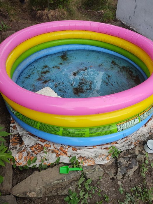 Надувной бассейн продам