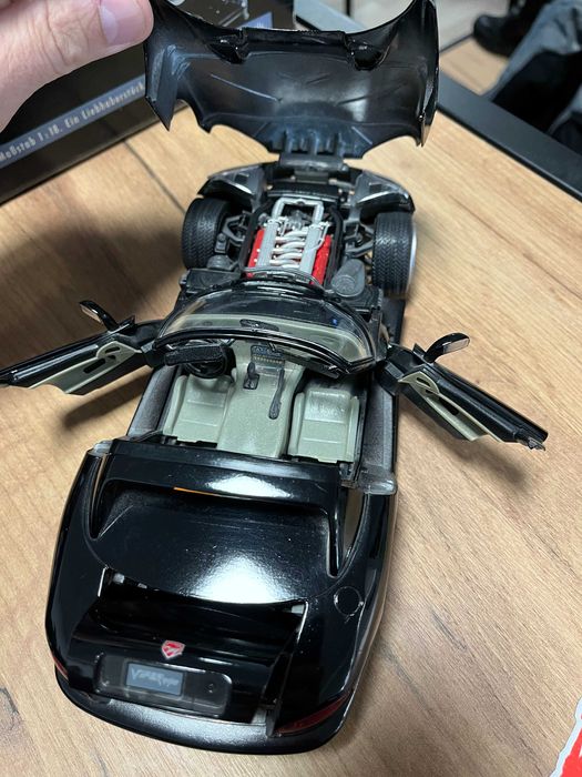 Метална колекционерска количка  модел DODGE VIPER SRT 1:18  мащаб